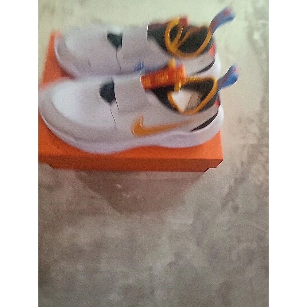 Nike Flex Runner 3 Kids  Size 5.5Y GS White Orange Blue Athletic Shoes
